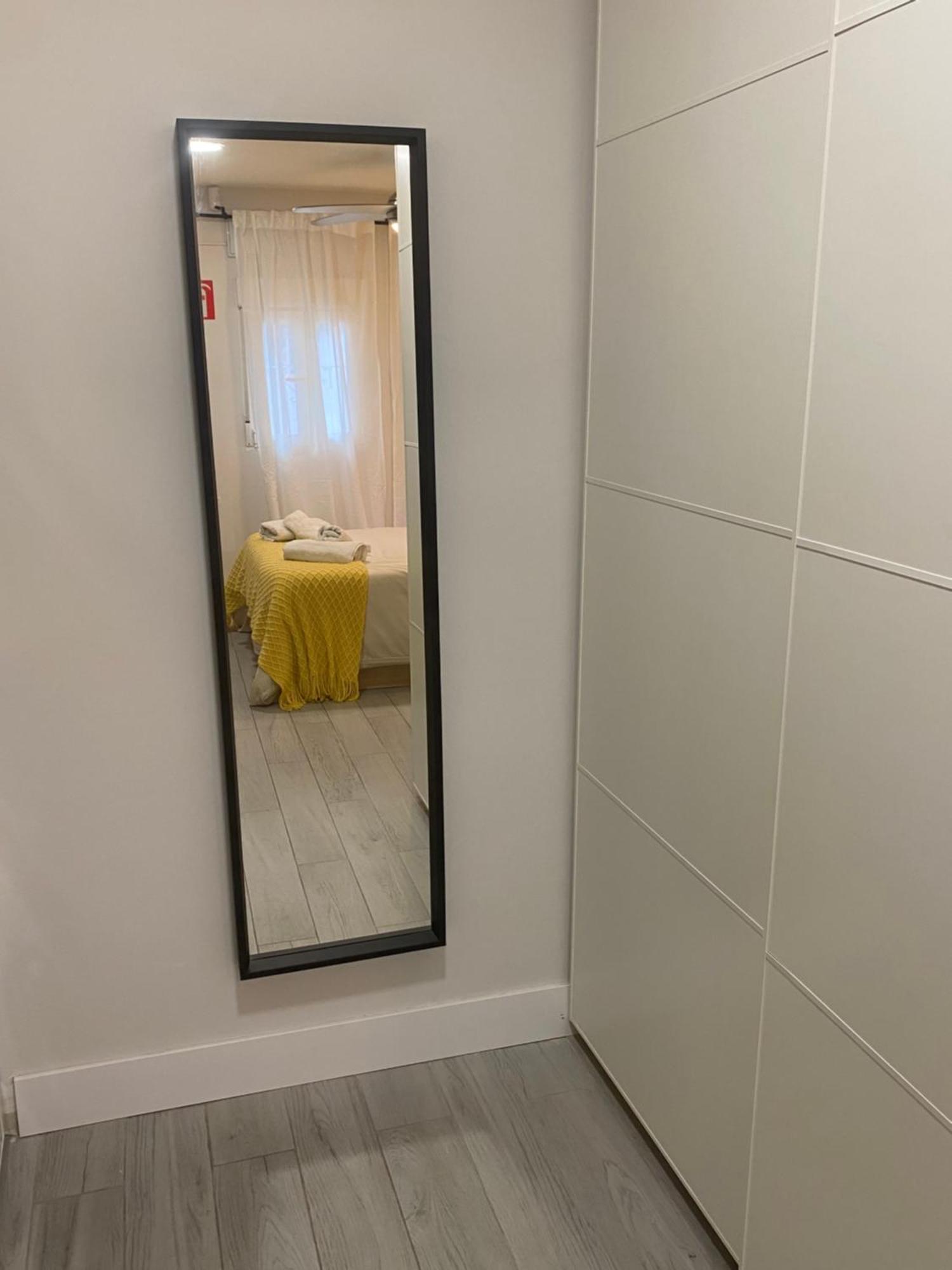 Studio, Cerca De El Rastro De Мадрид Екстериор снимка